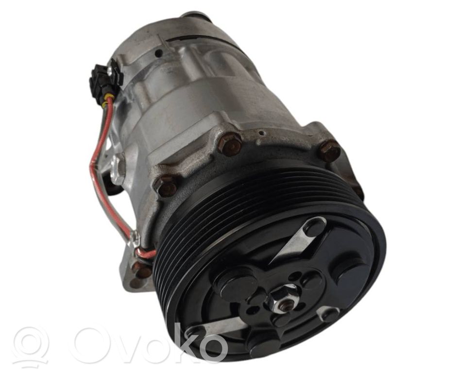 Audi A4 S4 B5 8D Kompresor / Sprężarka klimatyzacji A/C 