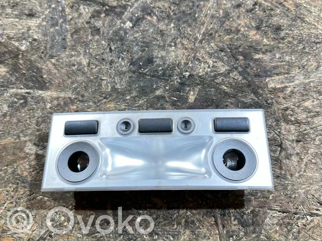Front seat light   63318379699