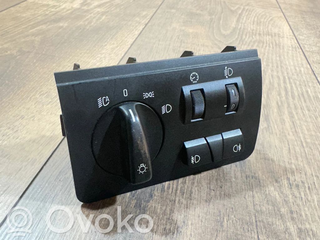 Light switch   6909776,021928,037045060