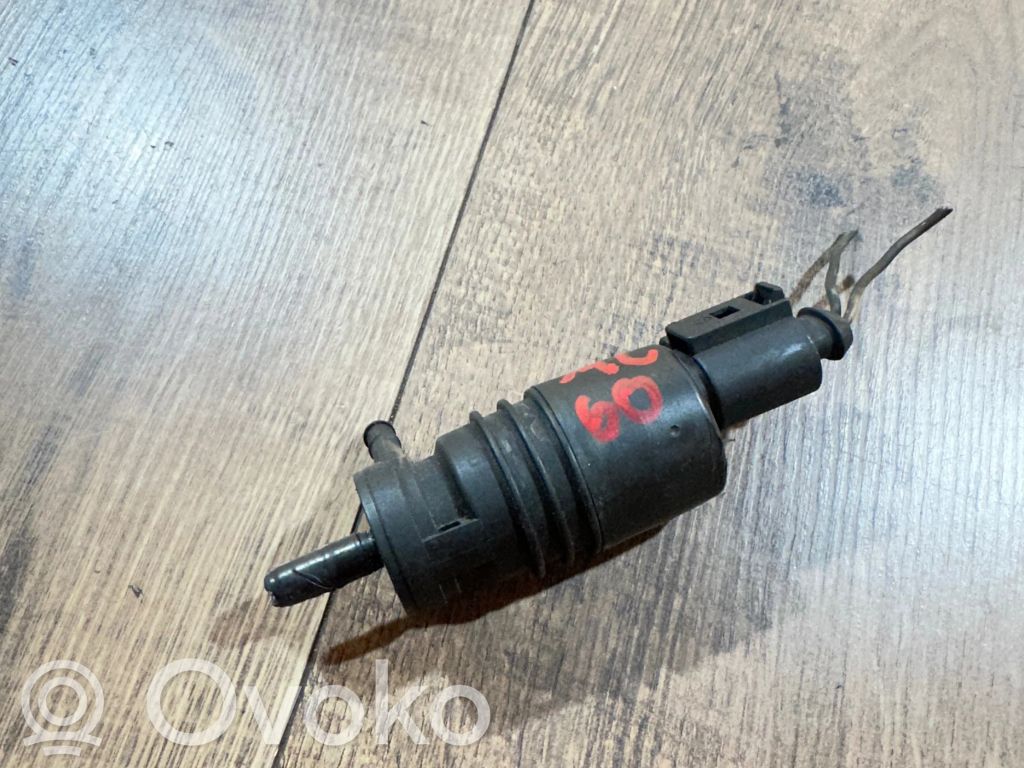 Mercedes-Benz ML W163 Windscreen/windshield washer pump 