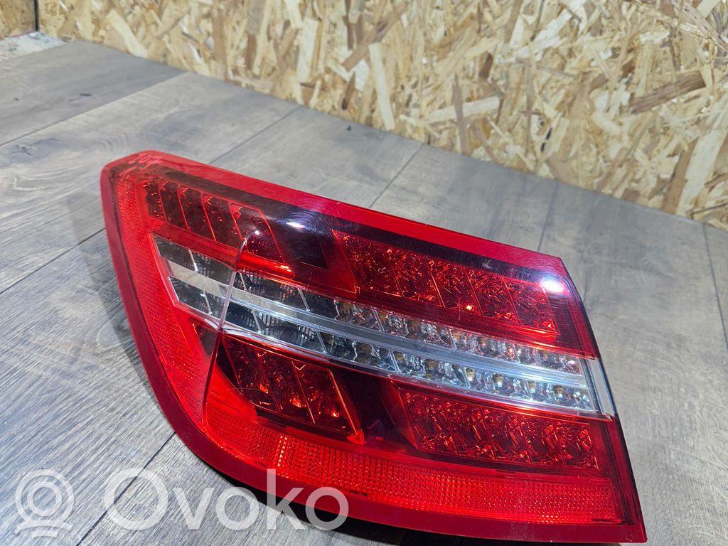 Mercedes-Benz E C207 W207 Lampa tylna 