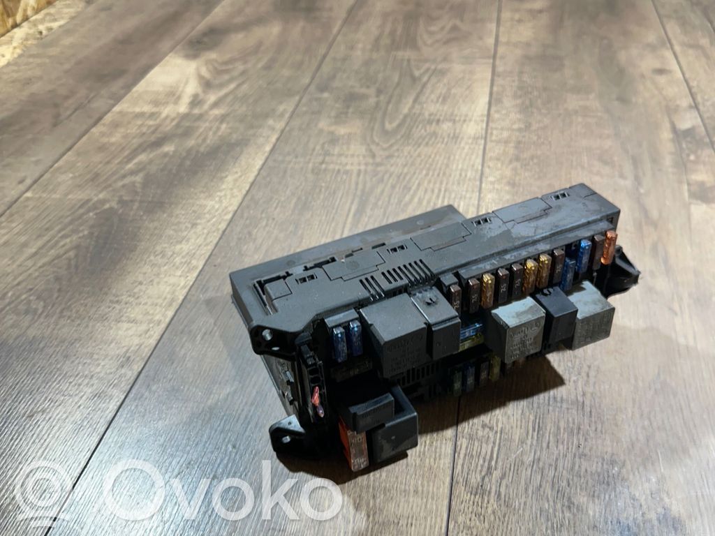 Mercedes-Benz E W211 Fuse module 