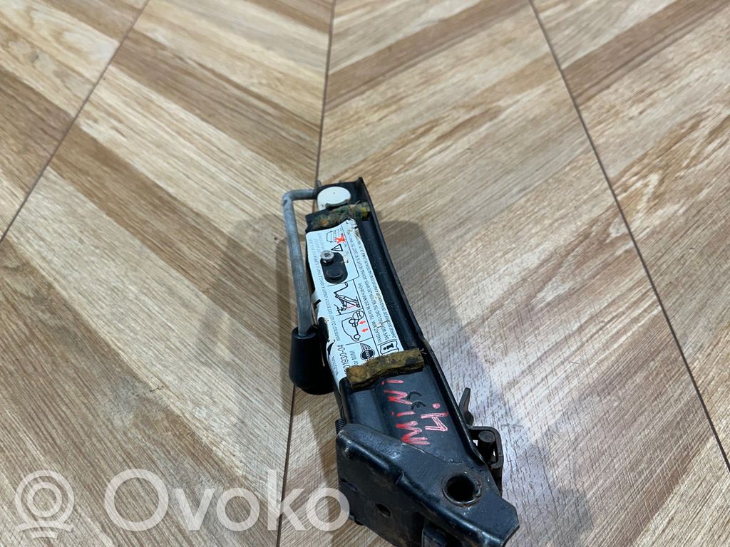 Mini One - Cooper R50 - 53 Lift Jack 
