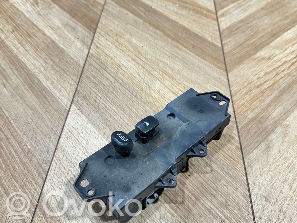 Chrysler Pacifica Electric window control switch 