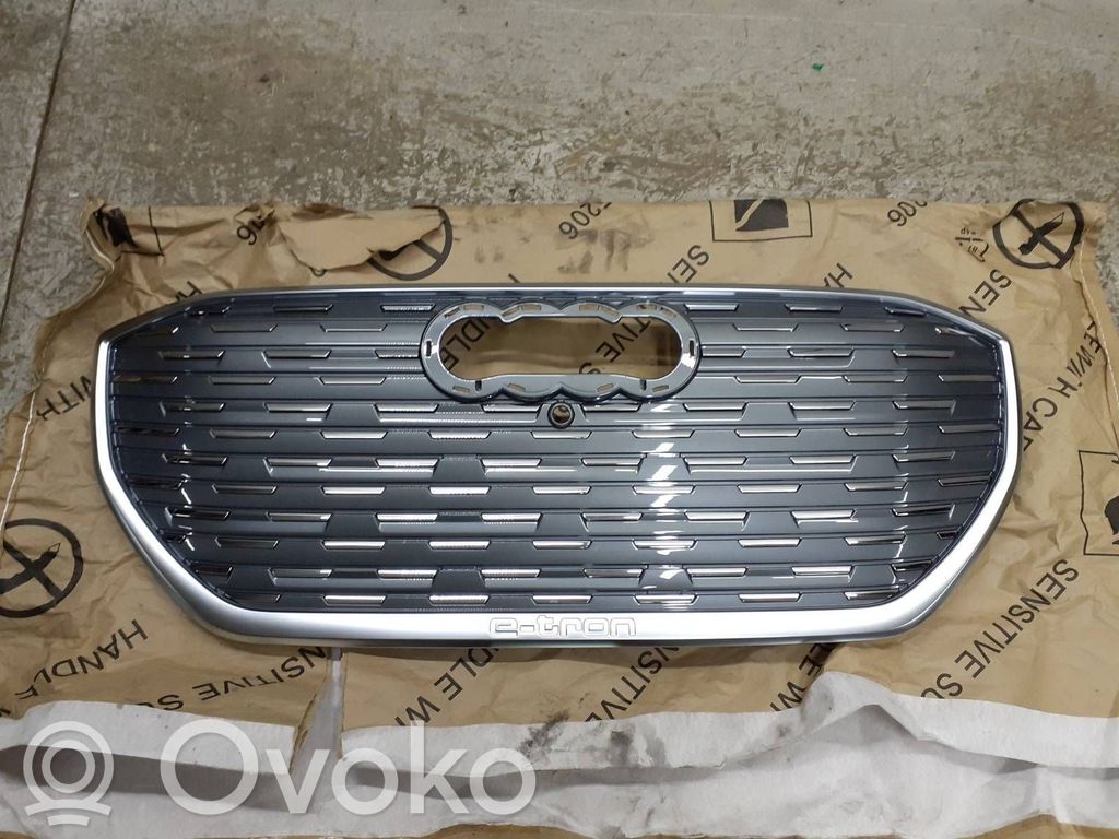 Maskownica / Grill / Atrapa górna chłodnicy   894853651B,894853653B