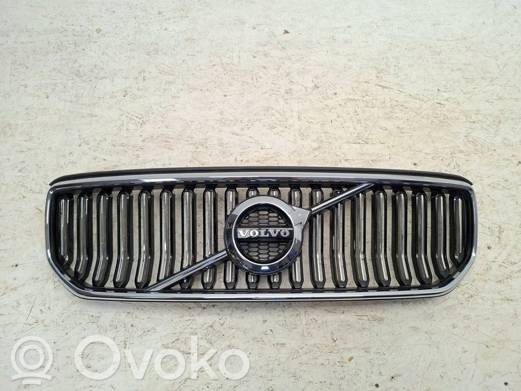 Volvo XC40 Maskownica / Grill / Atrapa górna chłodnicy 