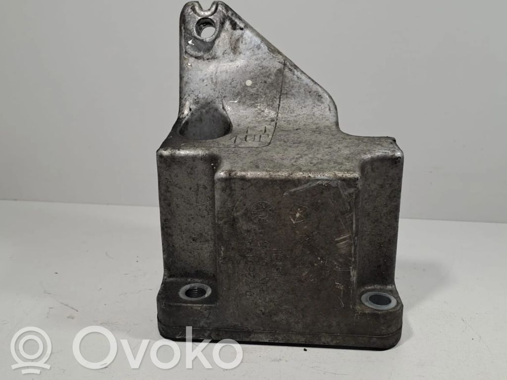 Lancia Thema Engine mounting bracket 