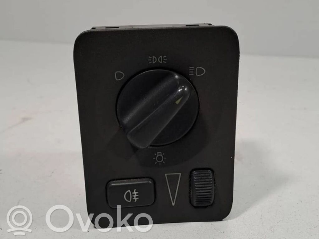 Valokatkaisija   4616124,758173,5858054