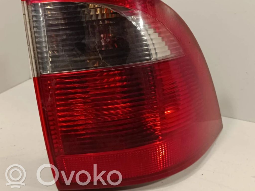 Saab 9-5 Aizmugurējais lukturis virsbūvē 