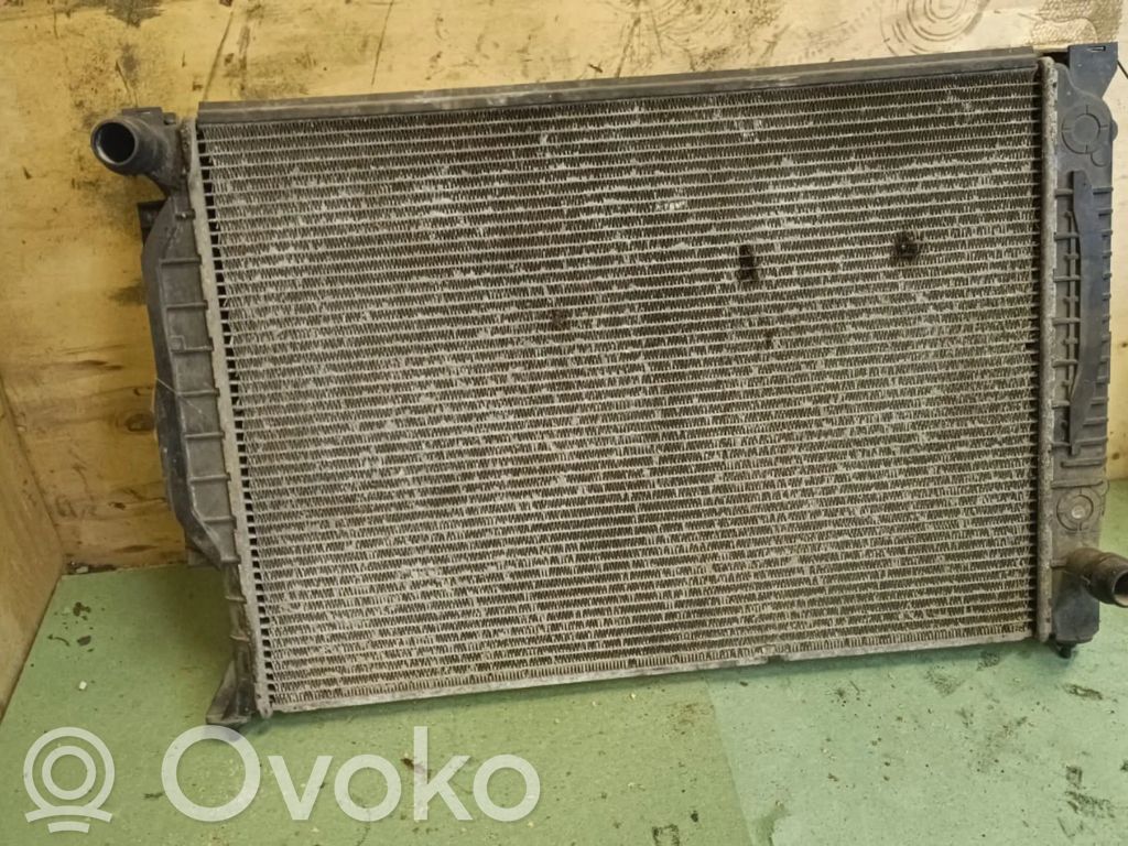 Audi A6 S6 C5 4B Aušinimo skysčio radiatorius 
