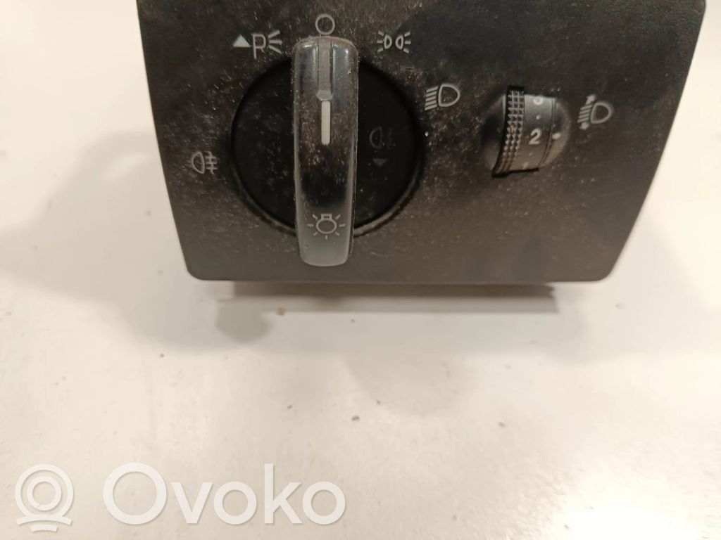 Light switch   3M5T13A024EA