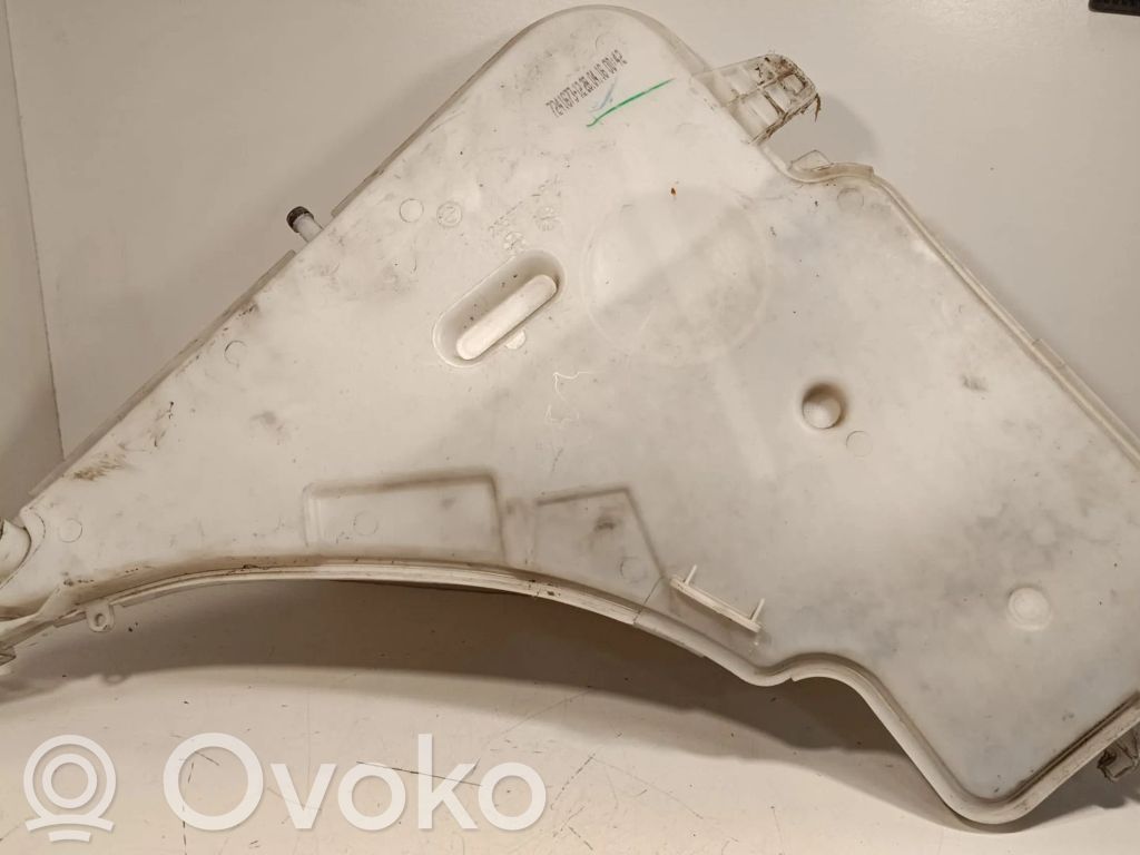 BMW 1 F20 F21 Logu šķidruma tvertne 