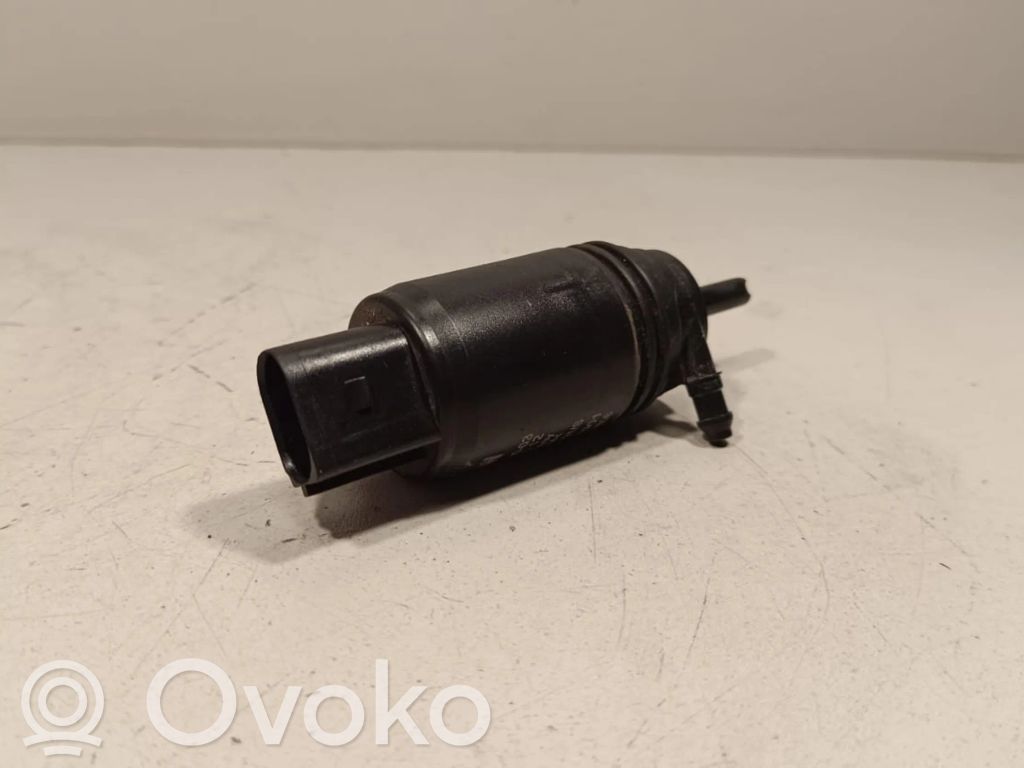 BMW 1 F20 F21 Windscreen/windshield washer pump 