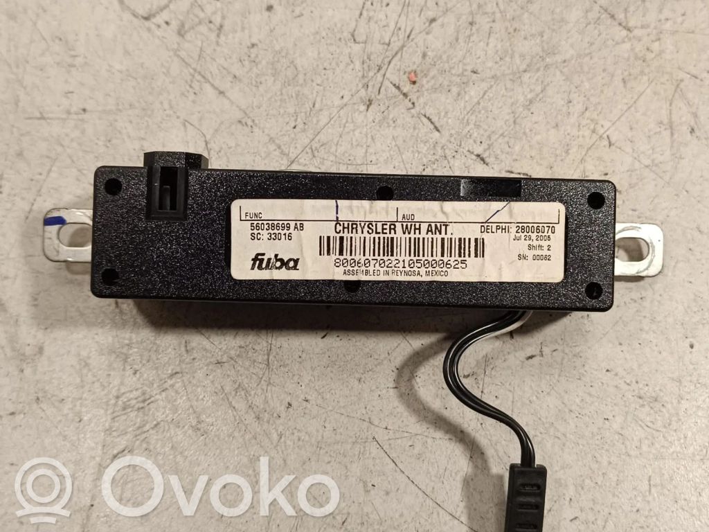 Jeep Grand Cherokee (WK) Aerial antenna amplifier 