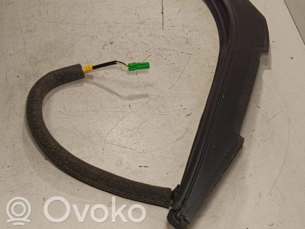 Jaguar XE Tailgate trim 