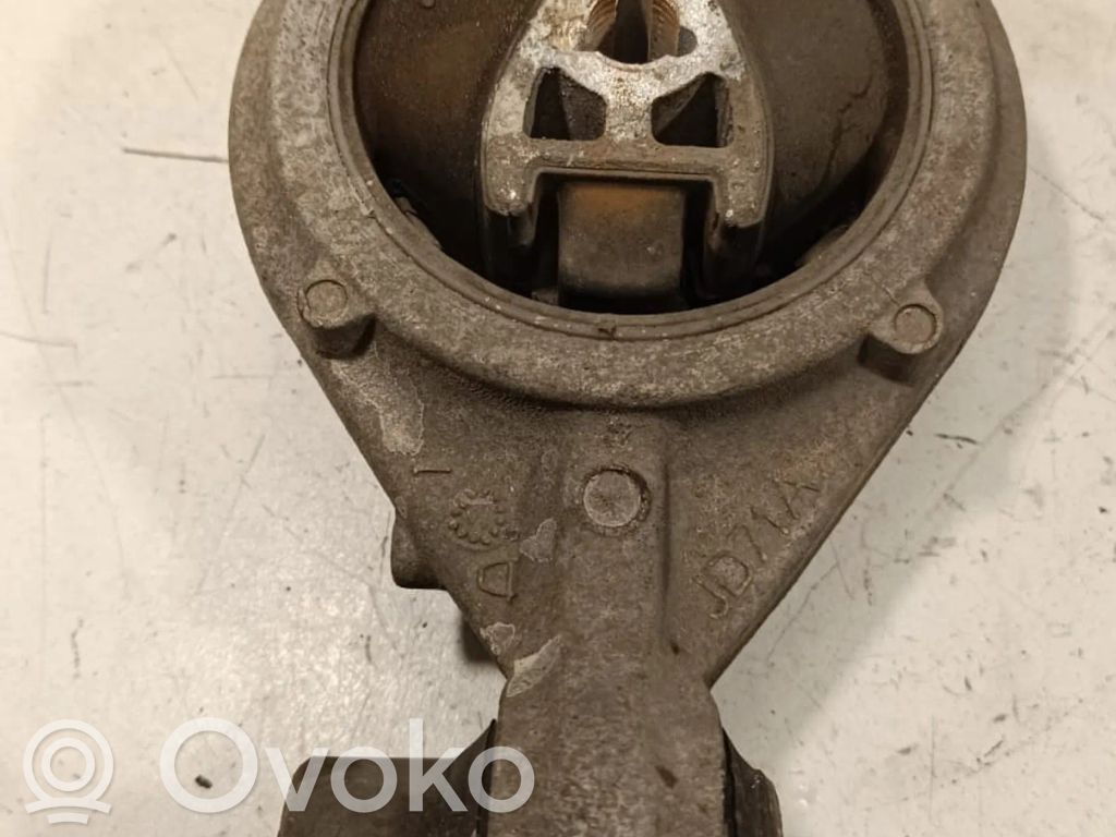Engine mount bracket   JD71A