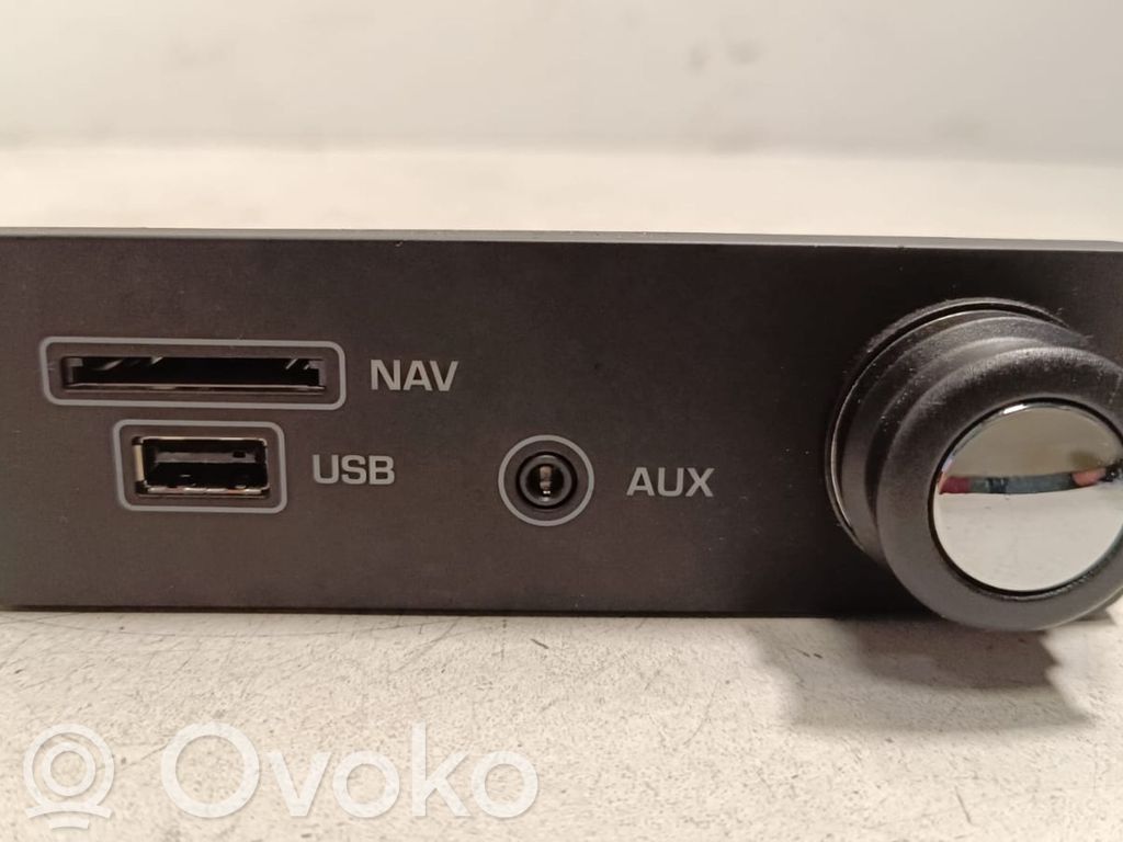 Jaguar XF X260 Enchufe conector USB 