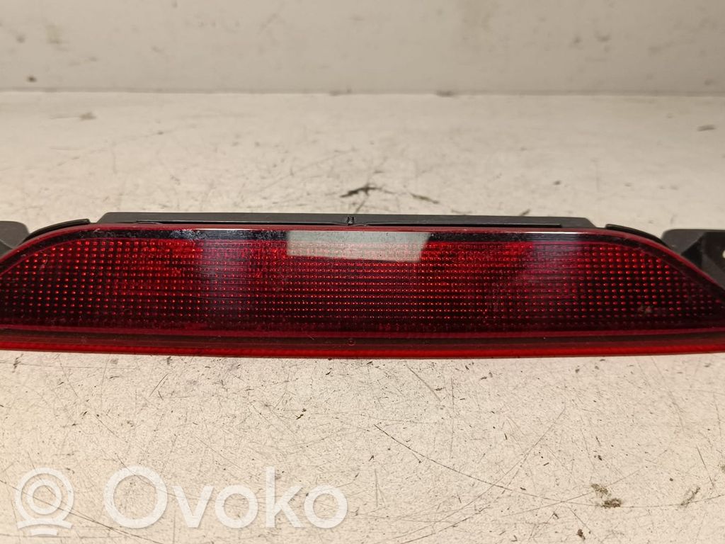 Jeep Grand Cherokee Third/center stoplight 