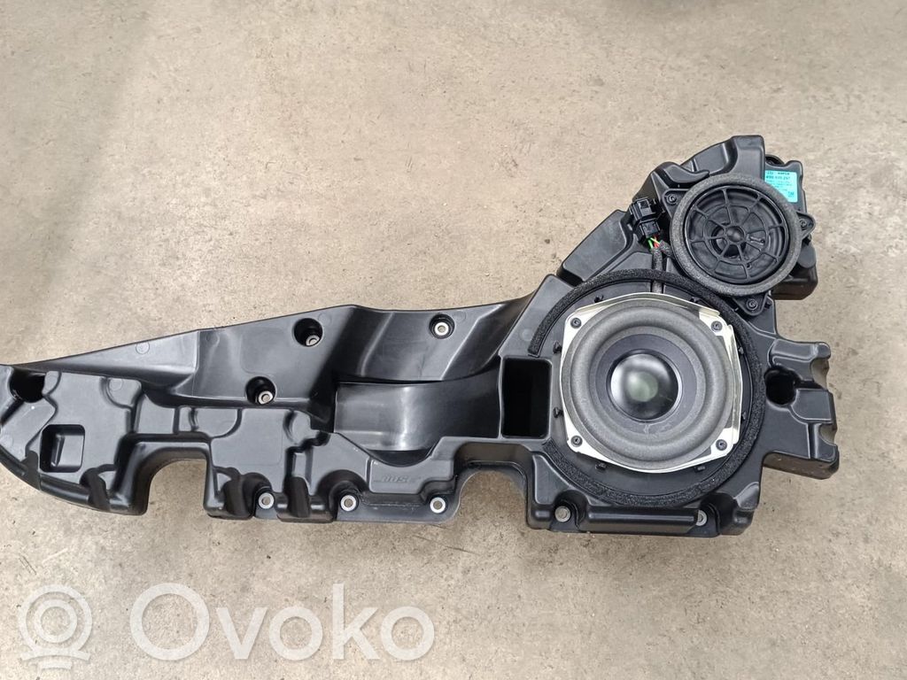 Audi Q7 4M Front door speaker 