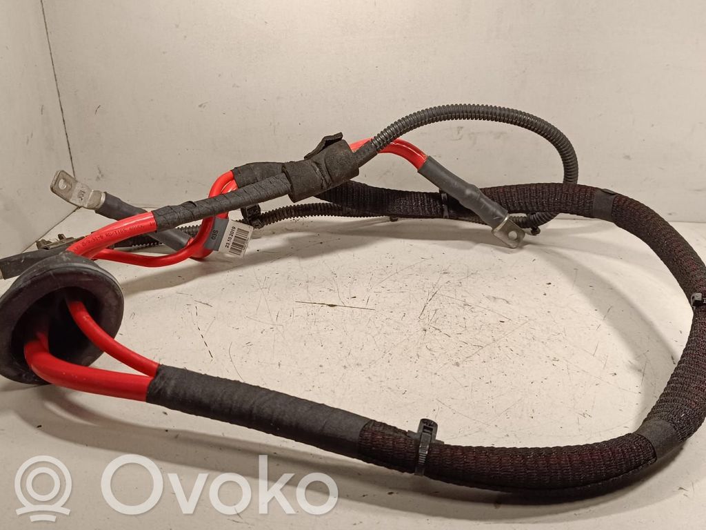 Volkswagen Touareg III Pluskaapeli (akku) 