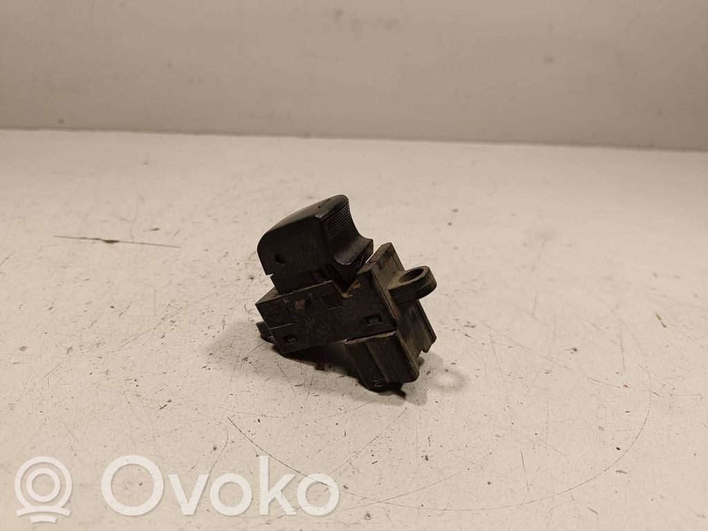 Nissan Navara D40 Electric window control switch 