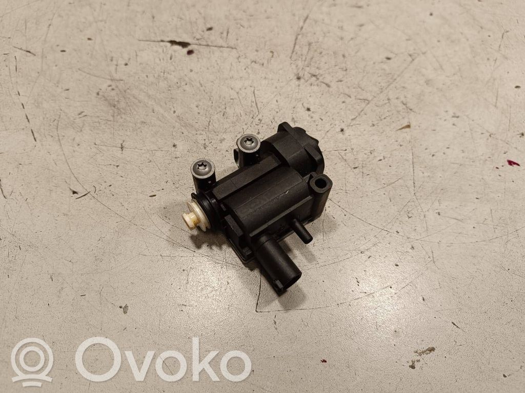 BMW X5 E70 Polttoainesäiliön korkin lukko 