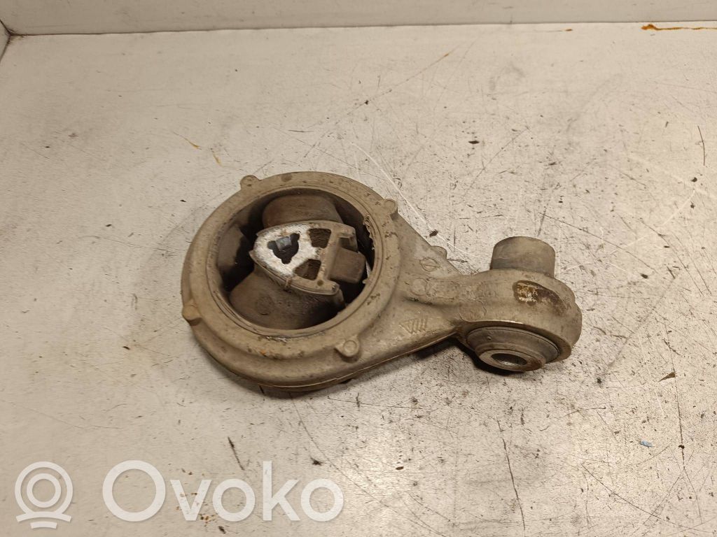 Nissan Qashqai Engine mount bracket 