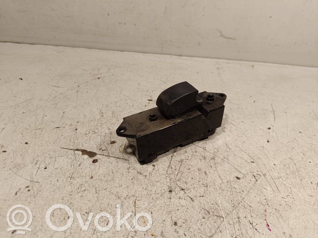 Mitsubishi L200 Electric window control switch 