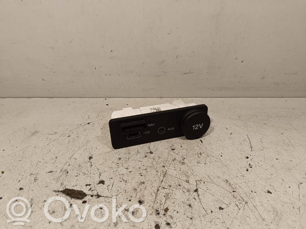 Jaguar XE Enchufe conector USB 