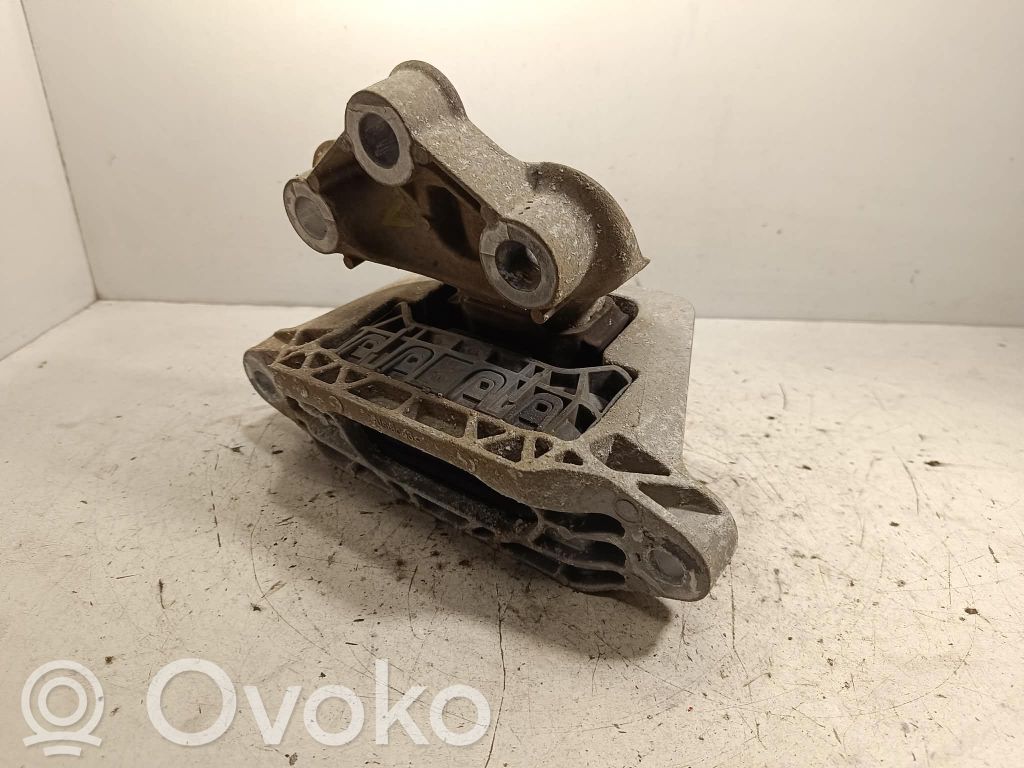 Opel Insignia B Engine mount bracket 