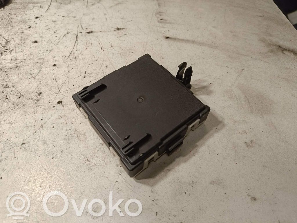 Mercedes-Benz E W213 Oven keskuslukituksen ohjausyksikön moduuli 
