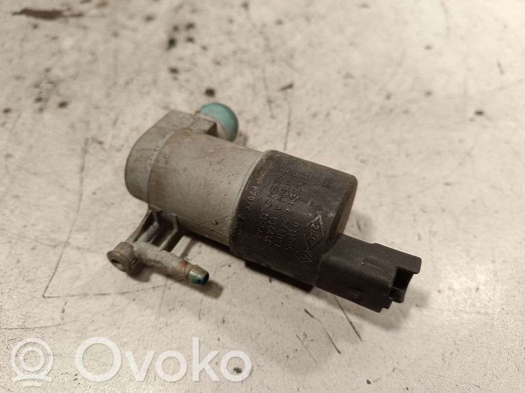 Nissan Navara D40 Windscreen/windshield washer pump 