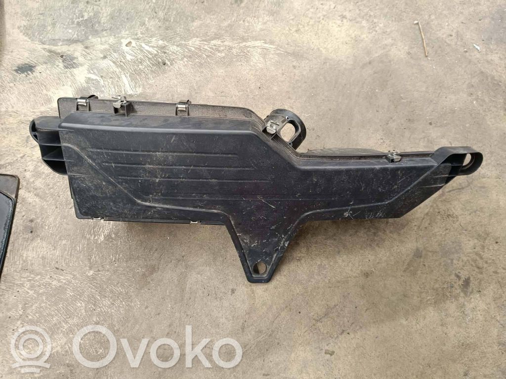 BMW 3 F30 F35 F31 Obudowa filtra powietrza 