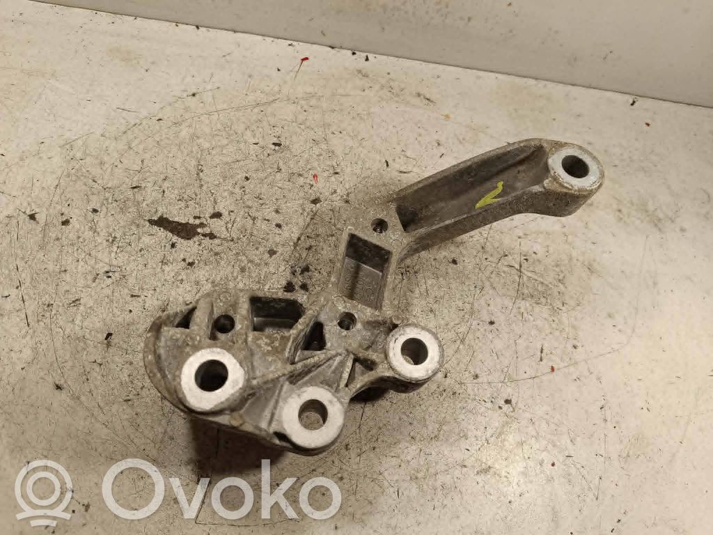 Opel Insignia B Vaihdelaatikon kannake 