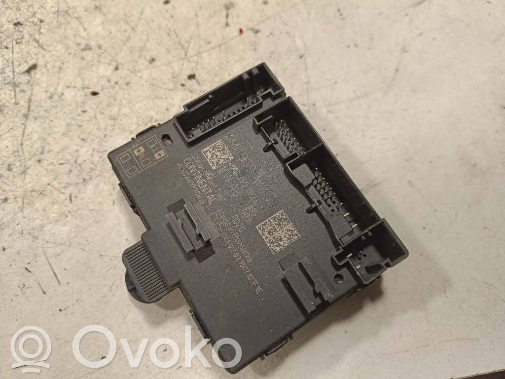 Audi Q7 4M Unidad de control/módulo de la puerta 