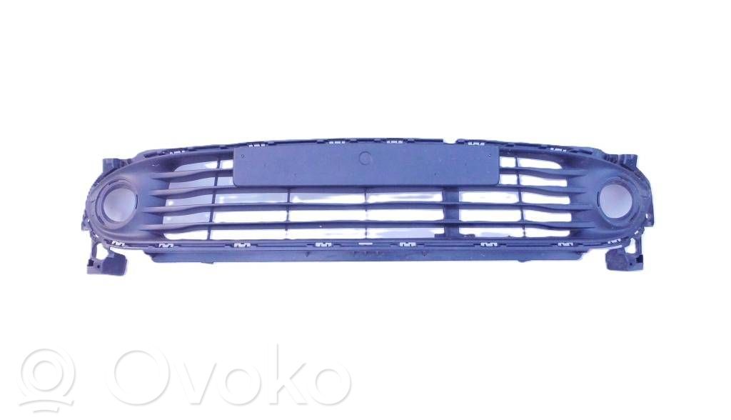 Renault Clio IV Front bumper lower grill 