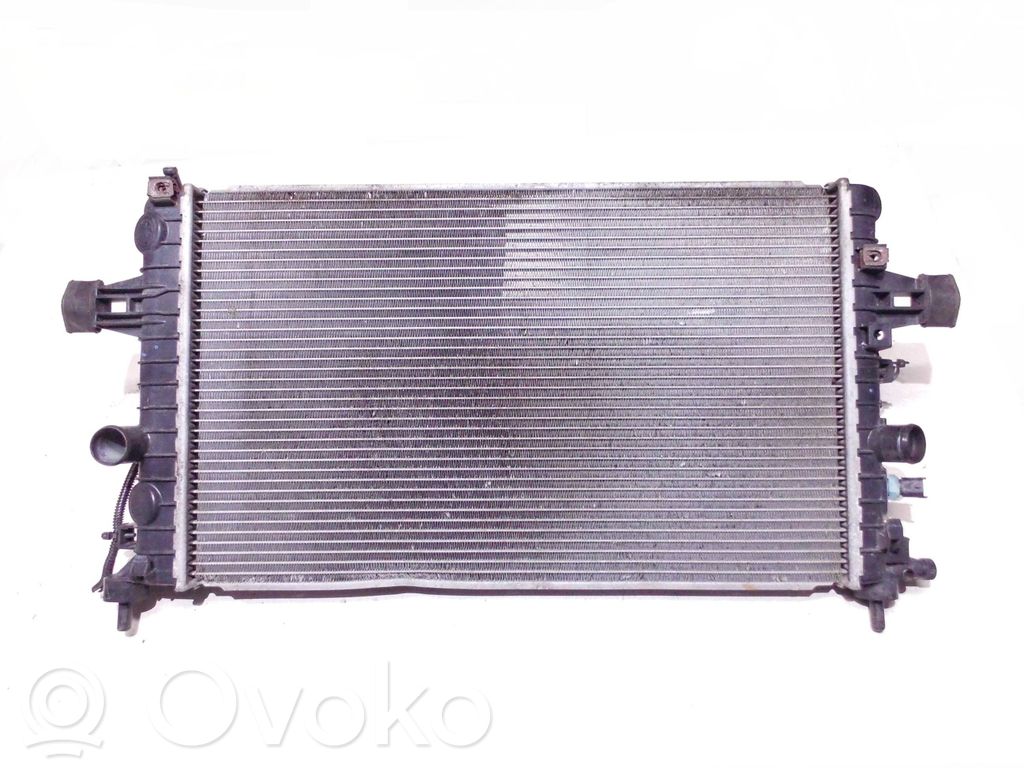 Opel Astra H Coolant radiator 