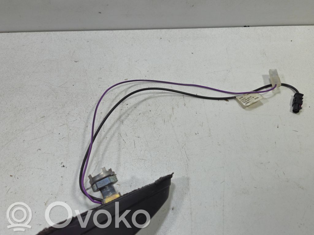 Mercedes-Benz Sprinter W906 GPS-pystyantenni 