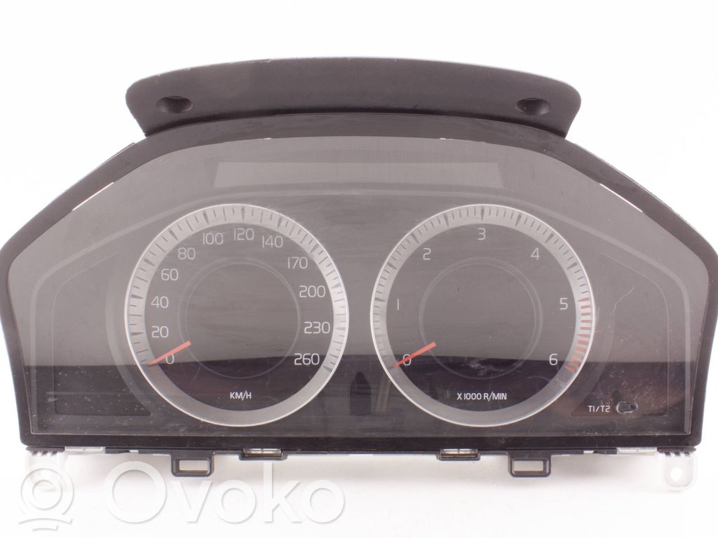 Volvo V70 Speedometer (instrument cluster) 