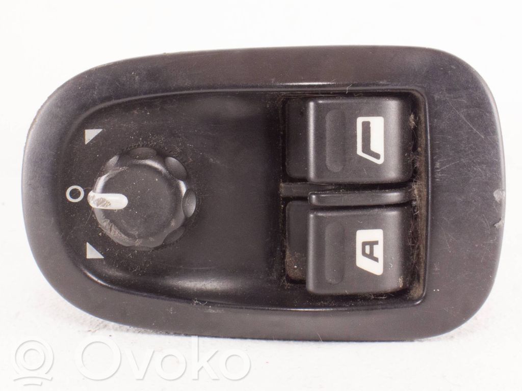 Peugeot 206 Sähkötoimisen ikkunan ohjauskytkin 