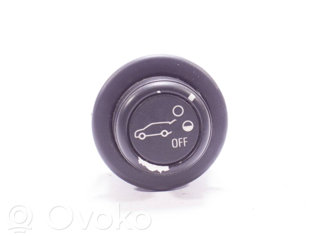 Opel Insignia A Interruptor para abrir la puerta trasera 