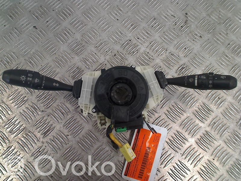 Mitsubishi Colt Butoane/comutatoare pe volan 