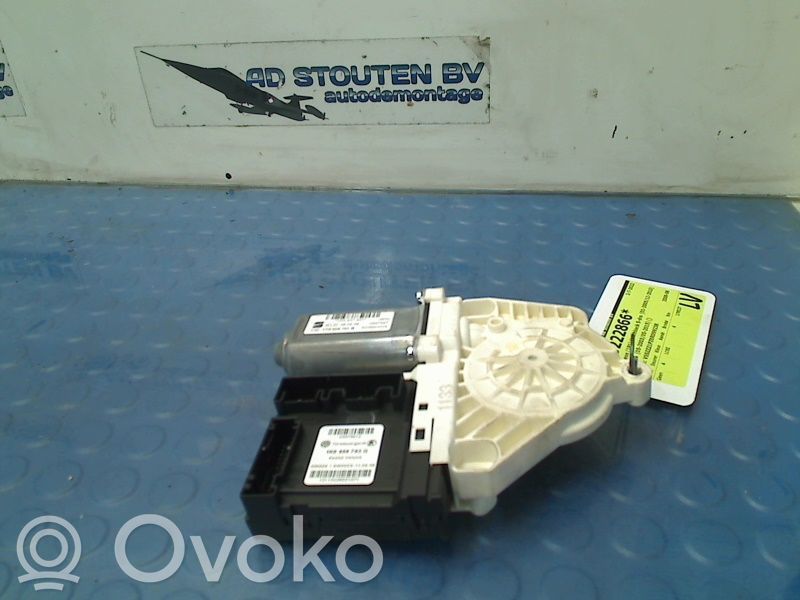 Seat Leon (1P) Motor del regulador de la ventanilla de la puerta delantera 