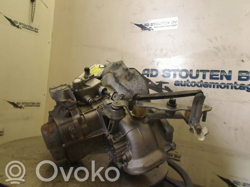 Opel Tigra B Scatola del cambio manuale a 5 velocità 