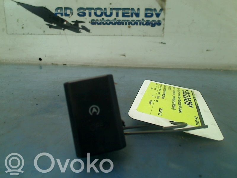 Moottorin start-stop-painike/kytkin