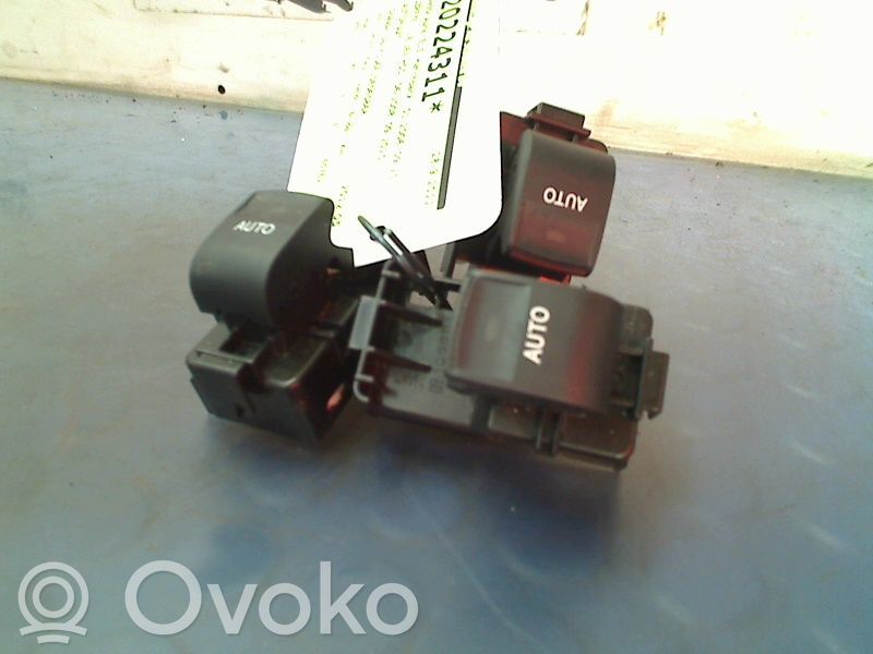 Toyota Auris 150 Interrupteur commade lève-vitre