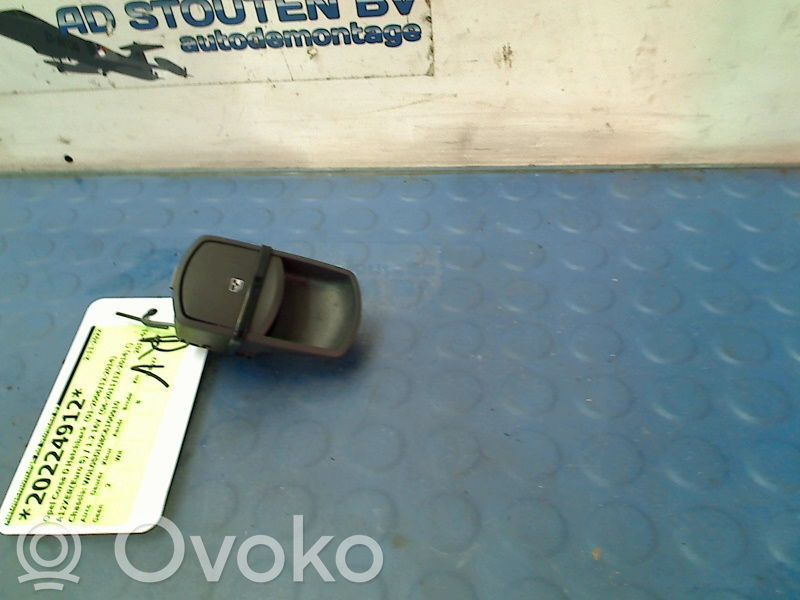 Opel Corsa D Przyciski szyb
