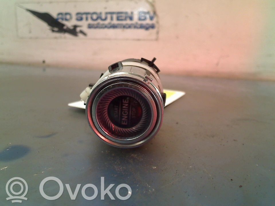 Mercedes-Benz C W205 Interruttore a pulsante start e stop motore 
