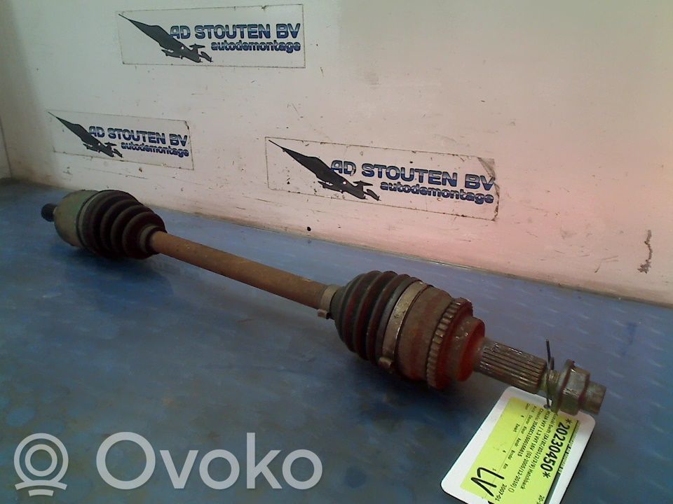 Suzuki Swift I Etuvetoakseli 