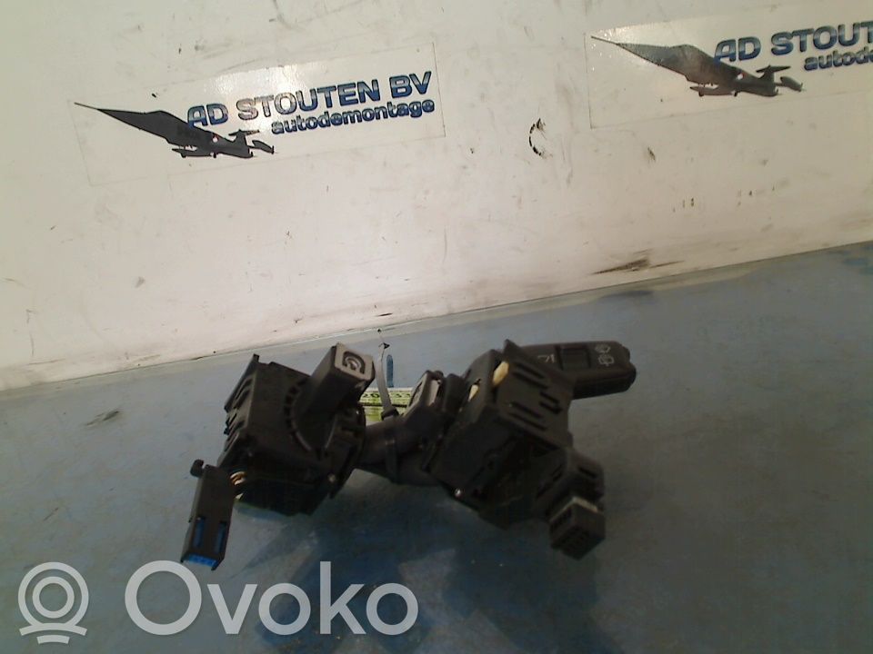 Boutons / interrupteurs volant   8P0953519A,8P0953513A,8P0953519A,8P0953513A,8P0953519A
